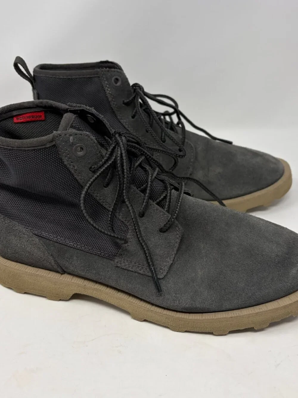 Sorel men's OTM Caribou Chukka Boots 8 grey suede ankle